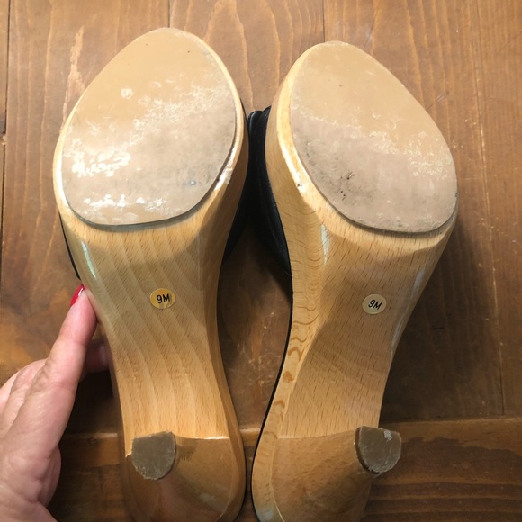 Kate Spade Wood Heel Bow Accent Slides - Size 9 - Picture 8 of 8